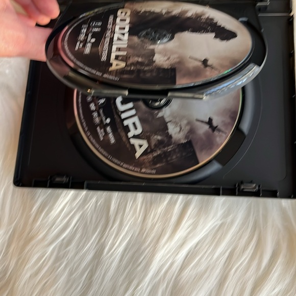 DVD BUNDLE (KIDS) : Godzilla, Sharboy and Lavagirl, Barnyard, Jingle All The Way - Picture 13 of 14